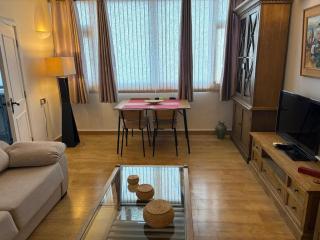 New Sunrise Beachfront Apartment, 4 Guest, Over 50s only - Gibraltar - 8