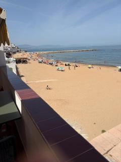 New Sunrise Beachfront Apartment, 4 Guest, Over 50s only - Gibraltar - 0
