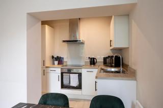 The Central Centenary, Leeds City Centre Apartments - Central Station - 7