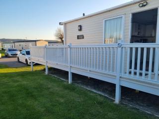 Private Caravan Ty Mawr Holiday Park - Abergele - 2