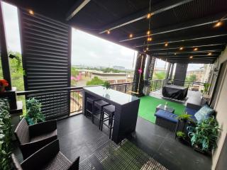 The Treehouse Spacious & Fun 2BR Retreat in the Heart of the Domain - Austin - 8