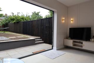 NEW-BUILD Luxury House for Families and Contractors, NamisSuites Serviced Apartment - Farnborough - Farnborough - 8