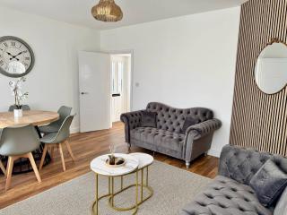 Orchid House 1 Luxury Cosy 3 BDR By AltoLuxo Short Lets Serviced Accommodation With Free Wifi & Parking - Bristol - 0