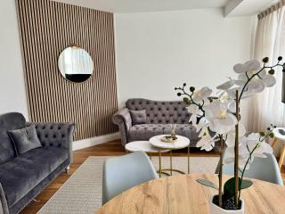 Orchid House 1 Luxury Cosy 3 BDR By AltoLuxo Short Lets Serviced Accommodation With Free Wifi & Parking - 8