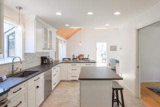 3000 Sq Ft Home with Hot Tub - Eastham - 4