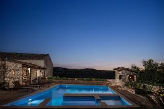 Villa Mea With Private Pool - Happy Rentals - Križišće - 2