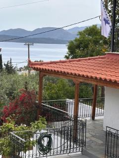 Maris Guesthouse - Mavrovoúnion - 9