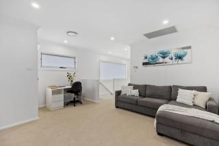 Brand New Beach House - The Entrance - 7