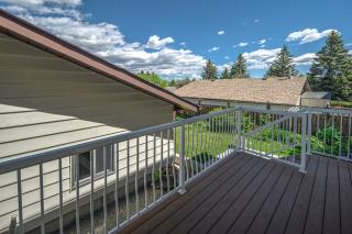 Centrally located 1 Bed 1 Bath Ensuite Cute Guest Suite Private Laundry Pet OK - Calgary - 4
