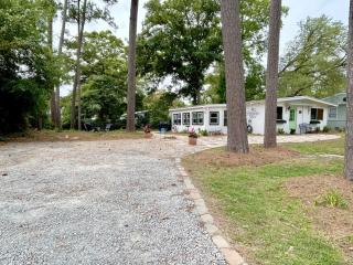 Hemingway's Roost - Oak Island - 6