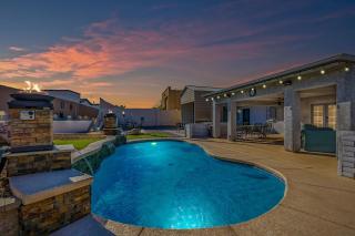 Sahara Getaway Pool Parking Lake Views - Lake Havasu City - 0