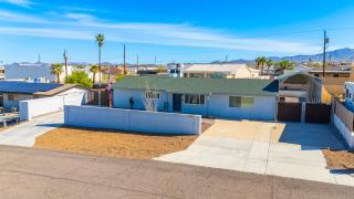 Sahara Getaway Pool Parking Lake Views - Lake Havasu City - 7