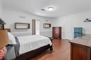 Waterfront 3 Bedroom Home - - 2
