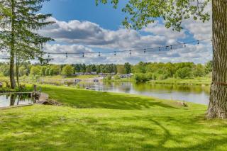 Hatfield Family Home on Lake Arbutus Boat and Hike - Neillsville - 0