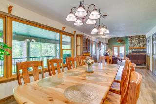 Gorgeous Lake Arbutus Getaway with Dock and Boat House - 4