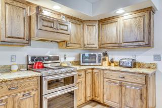 Gorgeous Lake Arbutus Getaway with Dock and Boat House - Neillsville - 1