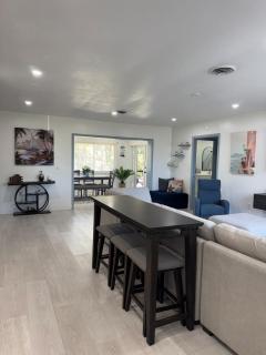 Salt water heated pool in Englewood - Englewood - 2