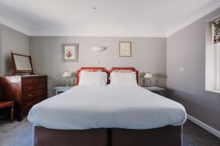 Sleeps 12-14 - Dog Friendly - Parking - Cowes - - 8
