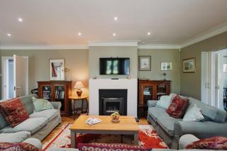 Sleeps 12-14 - Dog Friendly - Parking - Cowes - - 2