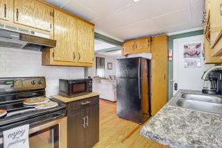 Walk to Saylors Lake Townhome with Shared Perks! - Saylorsburg - 7