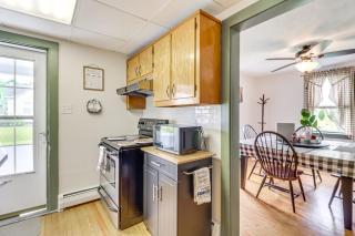 Walk to Saylors Lake Townhome with Shared Perks! - Saylorsburg - 6