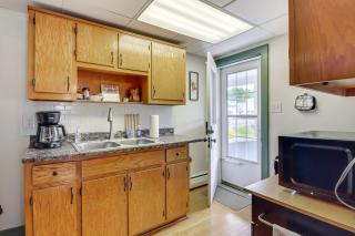 Walk to Saylors Lake Townhome with Shared Perks! - Saylorsburg - 5