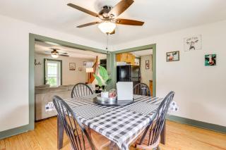 Walk to Saylors Lake Townhome with Shared Perks! - Saylorsburg - 3