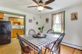 Walk to Saylors Lake Townhome with Shared Perks! - Saylorsburg - 4