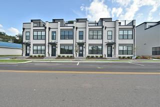 Waterfront Retreat - 9