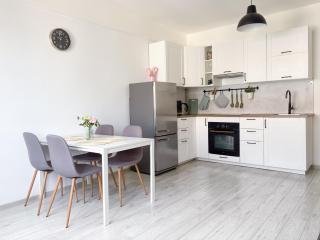 Lovely Apartment Near The City Center - Prag - 0