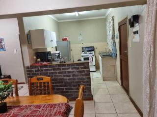 Large 1 bed apt for long term stay - Klerksdorp - 5
