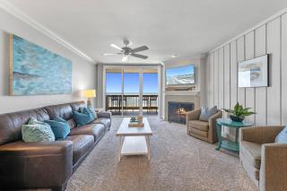 D18 - Bradley Beachfront - 8
