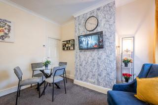 Spacious home in Newcastle Under Lyme with Parking - Newcastle under Lyme - 4
