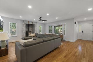New Listing - 5bd 3ba Retreat for a large group - Groveland - 1
