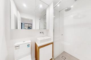 2BR Fortitude Valley Pool Gym and Parking - 4