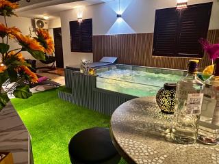 Villa Puerto Rico in front of the shopping center with private heated saltwater pool with jacuzzi & t able fút boll & arcade games OR St andard Villa Puerto Rico in front of the shopping center with private heated saltwater big jacuzzi & arcade games - Puerto Rico de Gran Canaria - 1