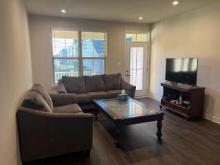 Modern Home with Private Bath Stylish & Comfy - Frederick - 2