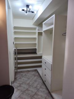 Miss B Apts - Kingstown - 5