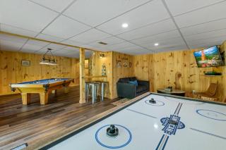 Cabin w Hot Tub Theater & Games - Sevierville - 9