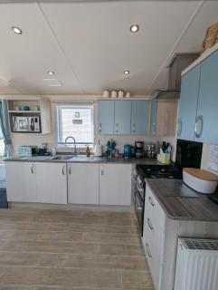Beautifully presented beachcomber holiday home sited on the Durdle Door holiday park within a few minutes walk from the path that leads to the famous Durdle Door arch and Lulworth cove - West Lulworth - 1