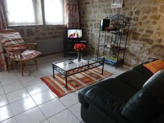 Gîte authentique avec terrasse, jardin, proche thermes et nature - FR-1-589-212 - 8