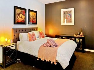 Luxury 2-Bedroom Townhouse in Adelaide CBD - Adelaide - 7