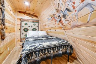 5 Mi to Mammoth Cave NP Teepee Studio Escape - 2