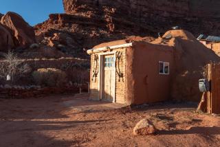 Double Bow Male Hogan - Monument Valley - 5