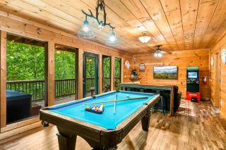 Secluded Cabin for family of 12 with Game Room & Hot Tub - Sevierville - 9