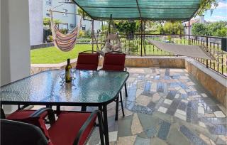 Amazing Home In Kastel Gomilica - 4