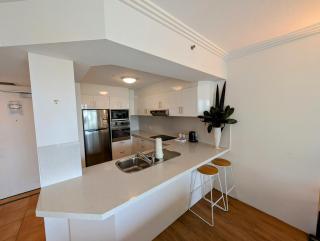 Crown Towers LARGE North One Bed Unit - Gold Coast - 8