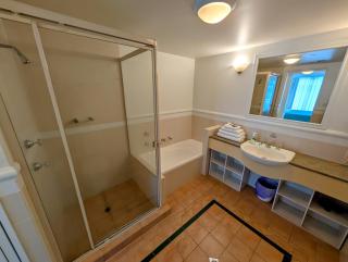 Crown Towers LARGE North One Bed Unit - Gold Coast - 1