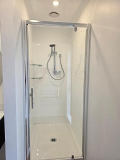 Relaxed Comfort new townhouse in Wallaceville - Upper Hutt - 1