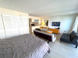 Ilikai Apt 1042 - Spacious Studio with Ocean-Lagoon Views - Honolulu - 7